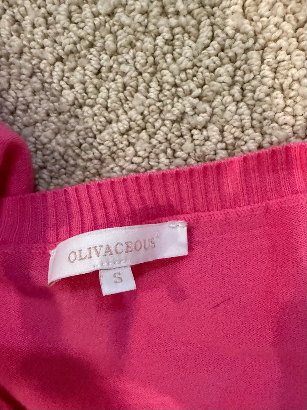 Olivaceous Cropped V-Neck Sweater in Bright Pink